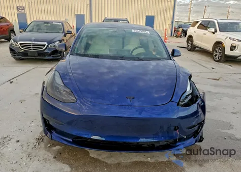 2022 Tesla Model 3 из США, поврежденный, VIN 5YJ3E1EC4NF328585